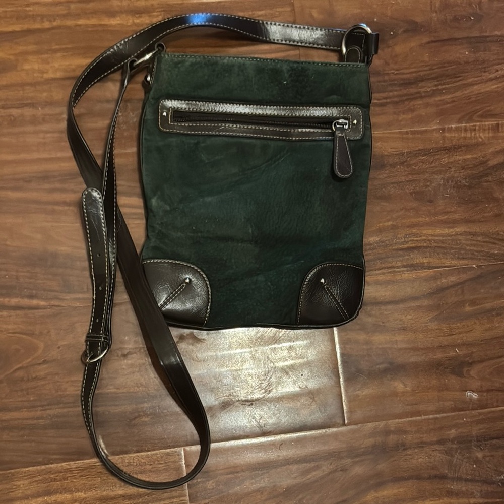 Chic Black and Green Leather Crossbody Bag